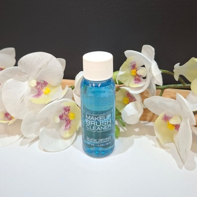 Cinema Secrets Brush Cleaner - 1oz /  30ml (FREEBIE)